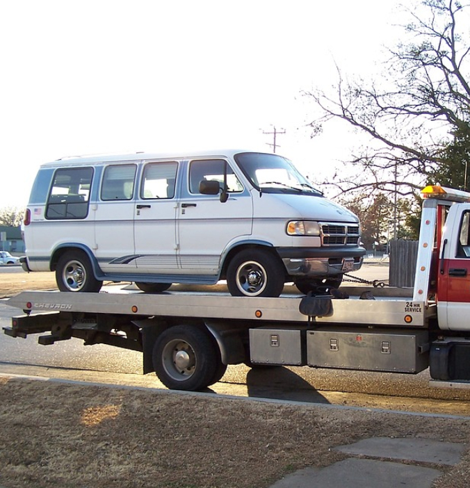 this image shows towing service in Lauderhill, Florida
