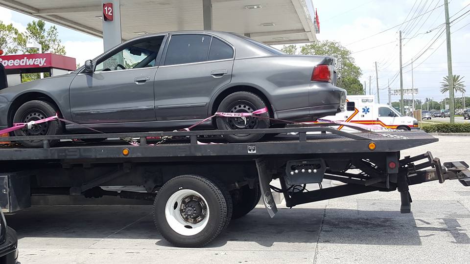 this image shows towing service in Lauderhill, Florida